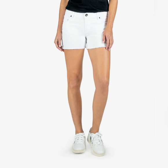 Excellent condition Kut from the Kloth White Gidget Fray Short - Size 6 - Picture 1 of 7